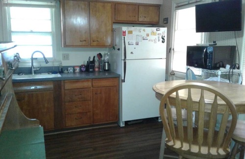 Lexington Cottage | Bedford Stone Cottage Near Keeneland and Horse Park