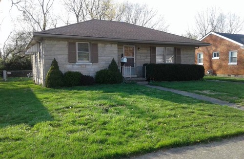 Lexington Cottage | Bedford Stone Cottage Near Keeneland and Horse Park