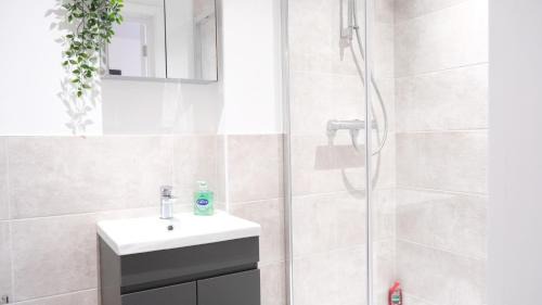 Bedford Apartment | Bedford Town Centre & Elegant Apartment inc PRIVATE Parking