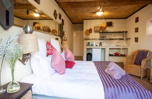 Strand Apartment | Bedrock Executive Studio with Kitchenette