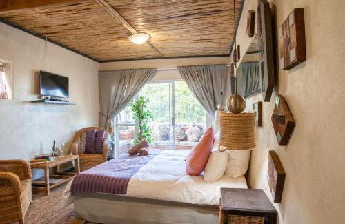 Strand Apartment | Bedrock Executive Studio with Kitchenette