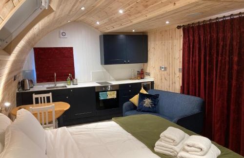 Hawick Ski Chalet | Bedrule Old Manse Glamping
