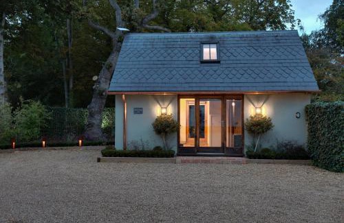 Hatfield Broad Oak House | Beech Cottage - one bedroom retreat with hot tub