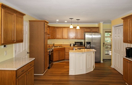 Mill Ridge Cabin | Beech Mountain, Sugar Mountain; Skiing minutes away!