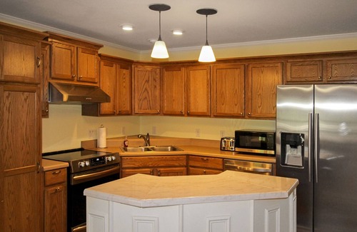 Mill Ridge Cabin | Beech Mountain, Sugar Mountain; Skiing minutes away!