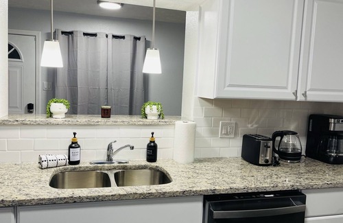 Maple Heights House | Beechwood Graceful Getaway – Maple Heights Comfort