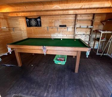New Forest District House | Beechwood House, Hot Tub & Games Room, New Forest