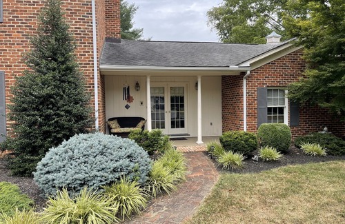 Buena Vista House | Beekeeper's House