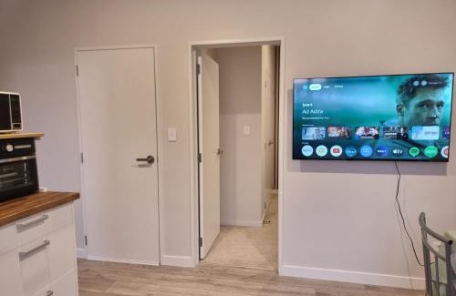 Huapai House | BEHOME - Modern Guest Suite