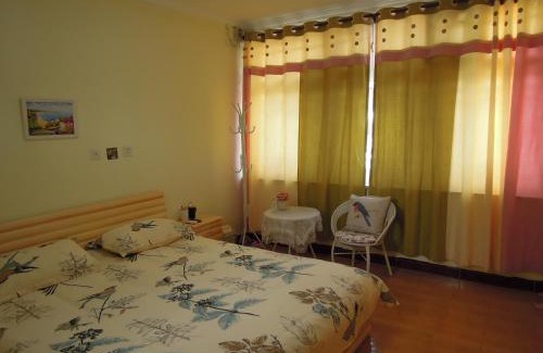 Badalingzhen House | Beijing Badaling Great Wall Caos Courtyard guesthousel 1Private english tour guide 2Pick up&Drof off &landmark visiting serivice3Very near to Badaling Great Wall4Offer free beijing travel guide5Traditonal Chinese courtyard