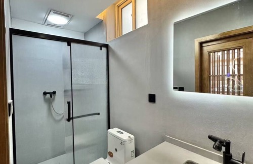 Dongcheng Hotel | Beijing Hejiali Siheyuan Near Tiananm