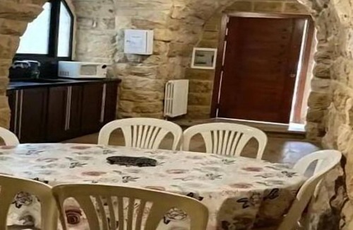 Duhur ash Shuwayr House | Beit Salwa Chemlan Arch house private garden sunset valley view 24/7 Electricity