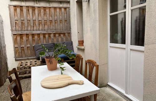 Saint-Michel Apartment | Bel Appartement Avec Terrasse en Plein Coeur de Bordeaux
