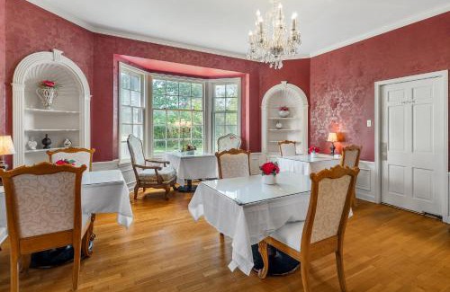 Fort Smith House | Beland Mansion-Royal Crown suite!
