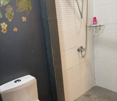 Luzon House | Belgian Home Near Mansion House 12 pax