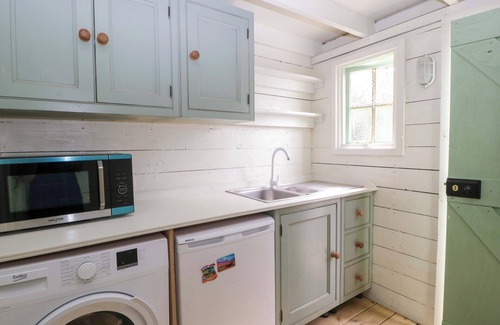 Ashton Keynes Cottage | BELL 1, pet friendly, character holiday cottage in Malmesbury