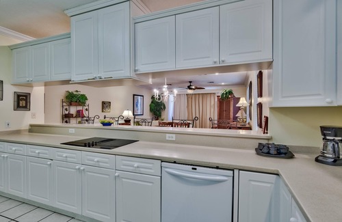 Silver Sands Beach Villa | Bella Casa - 5 Bdrm on the Beach & Private Plunge Pool!