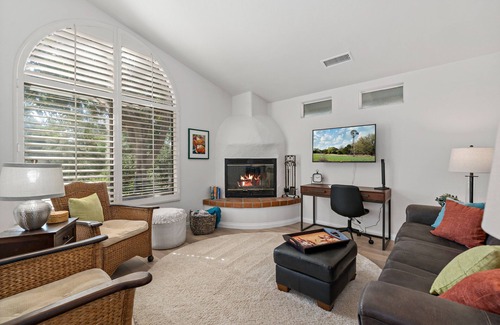 Fallbrook House | Bella Casita-A Quiet Gem Near Wine Country