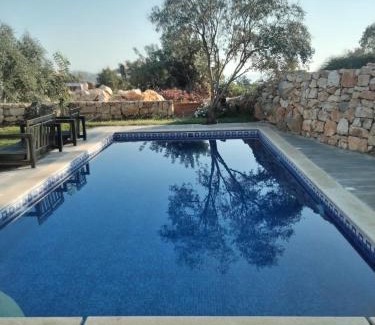 Batroun House | Bella Guesthouse with Garden, Pool & Jacuzzi
