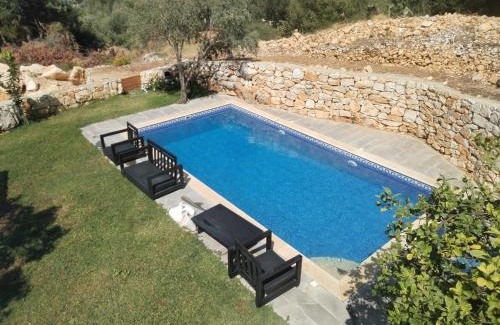 Batroun House | Bella Guesthouse with Garden, Pool & Jacuzzi