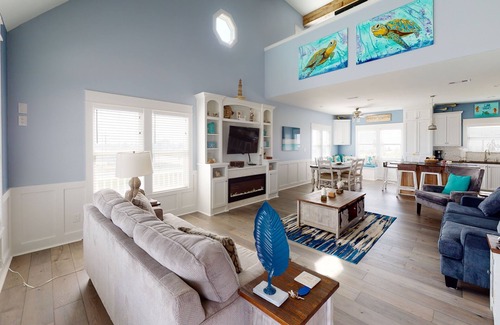 Gilchrist House | Bella Vista: 4 BR, 2 BA House in Gilchrist, Sleeps 14
