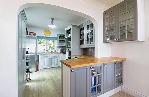 Ventnor House | Bella Vista - a bungalow that sleeps 4 guests in 2 bedrooms