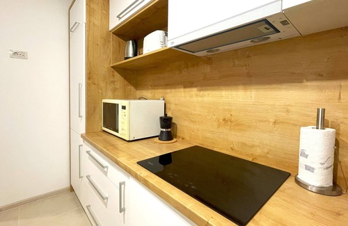 Tractorul Apartment | Bella Vista Red Apartment: 3 km to Hiking