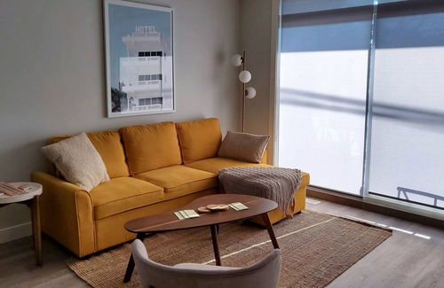 Okanagan-Similkameen House | Bella Vita Bubbly And Brews 1 Bedroom Home by Redawning