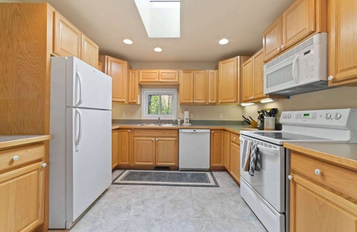 Bellaire House | Bellaire Riverfront House: Kayak,Fish,Golf & Fall Colors!