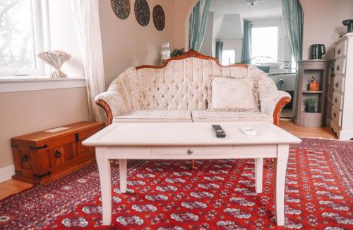 Morden Bed & Breakfast | Bellas Castle