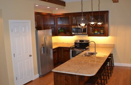 Greers Ferry Cabin | Bellawood Resort #1 Lakefront Cabin with Boat Slip - Unobstructed View!