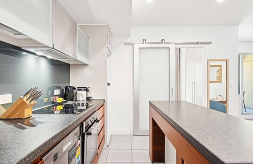 Glenelg Apartment | Belle Escapes - Beachside Apartment in Glenelg
