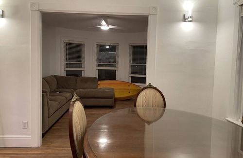 Detroit Apartment | Belle Isle Cottage - 1905 Historic Home near city