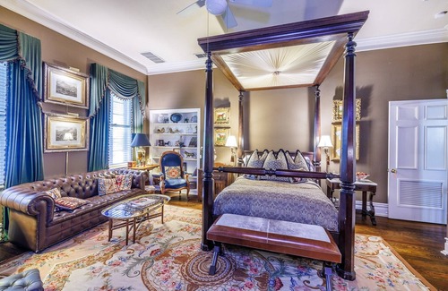 Gonzales Bed & Breakfast | Belle Oaks Inn