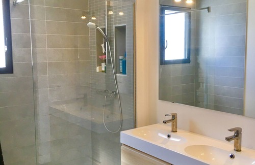 Saint-Barthelemy House | Belle Villa Avec Piscine, Calme, Proche des Plages, Entre Landes et Pays Basque