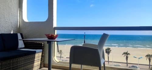 Le Grand Large Apartment | Belle Vue Mer Canet Plage accès piscine couverte et chauffée