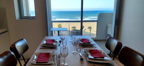 Le Grand Large Apartment | Belle Vue Mer Canet Plage accès piscine couverte et chauffée