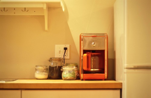 Belmont Apartment | Belmont/Hawthorne Urban Retreat