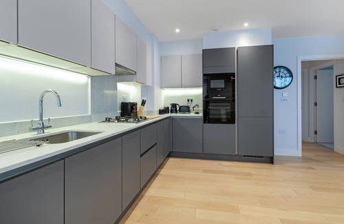 Belmont Apartment | Belmore 2 Bedroom Luxury Apt with Parking in Stanmore, North West London - 15