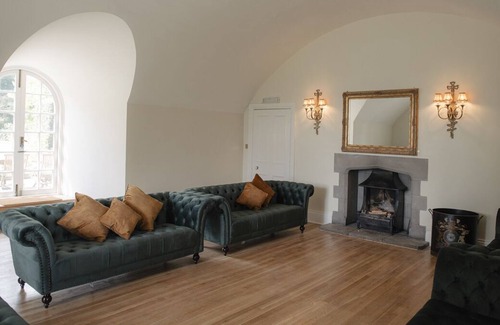 Hallington Villa | Belsay Manor House - Ten Bedroom Villa, Sleeps 20