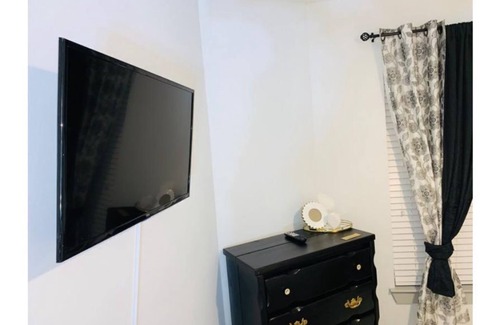 Cabbagetown Apartment | Beltline Beauty luxe Apartment