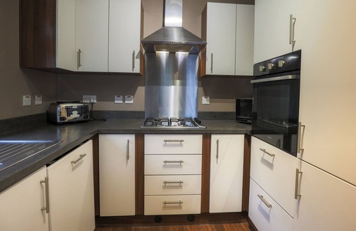 Liverton Cabin | Belvedere Edge in Devon - sleeps 6 guests in 3 bedrooms