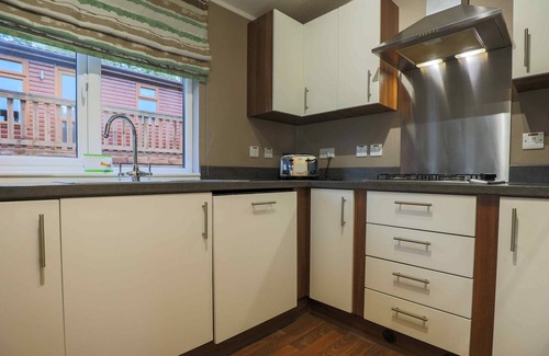 Liverton Cabin | Belvedere Edge in Devon - sleeps 6 guests in 3 bedrooms