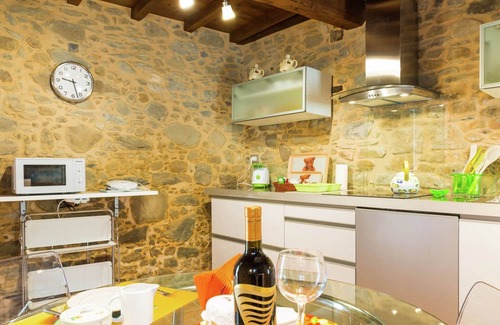 Pascoso House | Belvilla by OYO Holiday home with garden