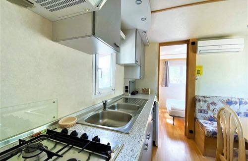 Capraia e Limite House | Belvilla by OYO Casa Bianca 4 pax