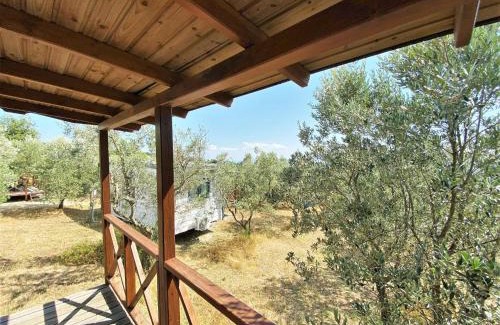 Capraia e Limite House | Belvilla by OYO Casa Bianca 4 pax