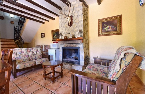 Loja Villa | Belvilla by OYO Cortijo Los Alazores