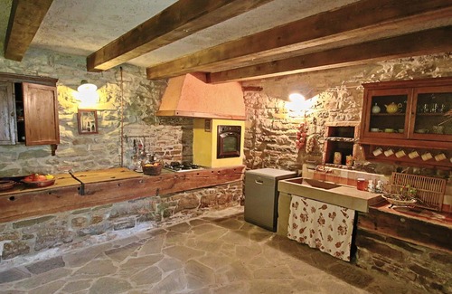 Apecchio House | Belvilla by OYO Nicchio di Rosa- Cerro Vecchio