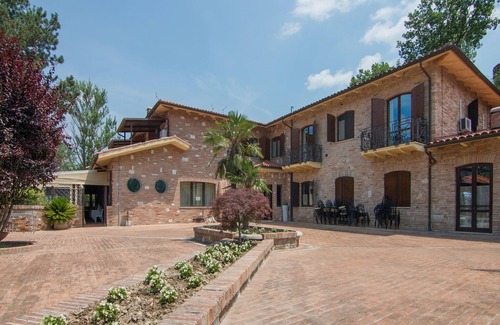 Fermignano Villa | Belvilla by OYO Villa Serra Alta 16