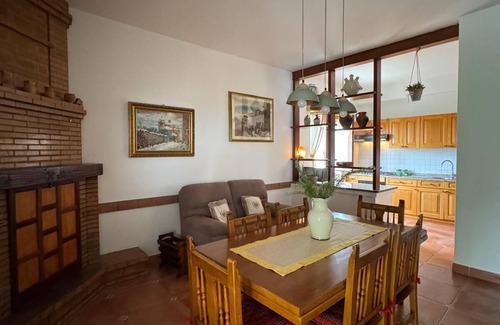 Monte San Giovanni Campano Villa | Benesié- Elegant villa with castle view